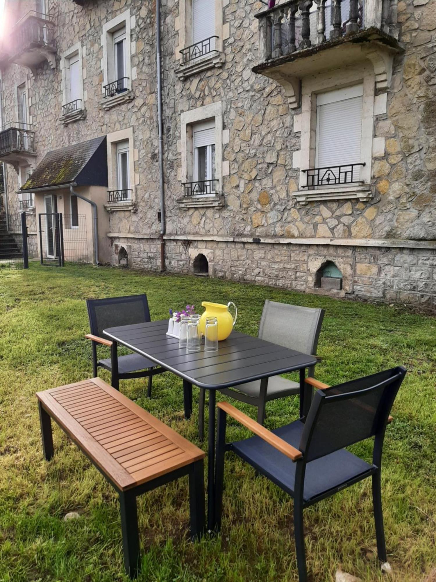 Grand Appartement Avec Jardin Bretenoux Extérieur photo